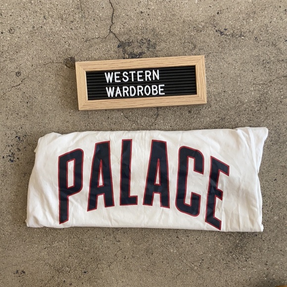 🔮🛹🌀 PaLaCe T-shirt Men’s M - Designer Streetwear Skater Popular Preppy ⚡️🍄🚲